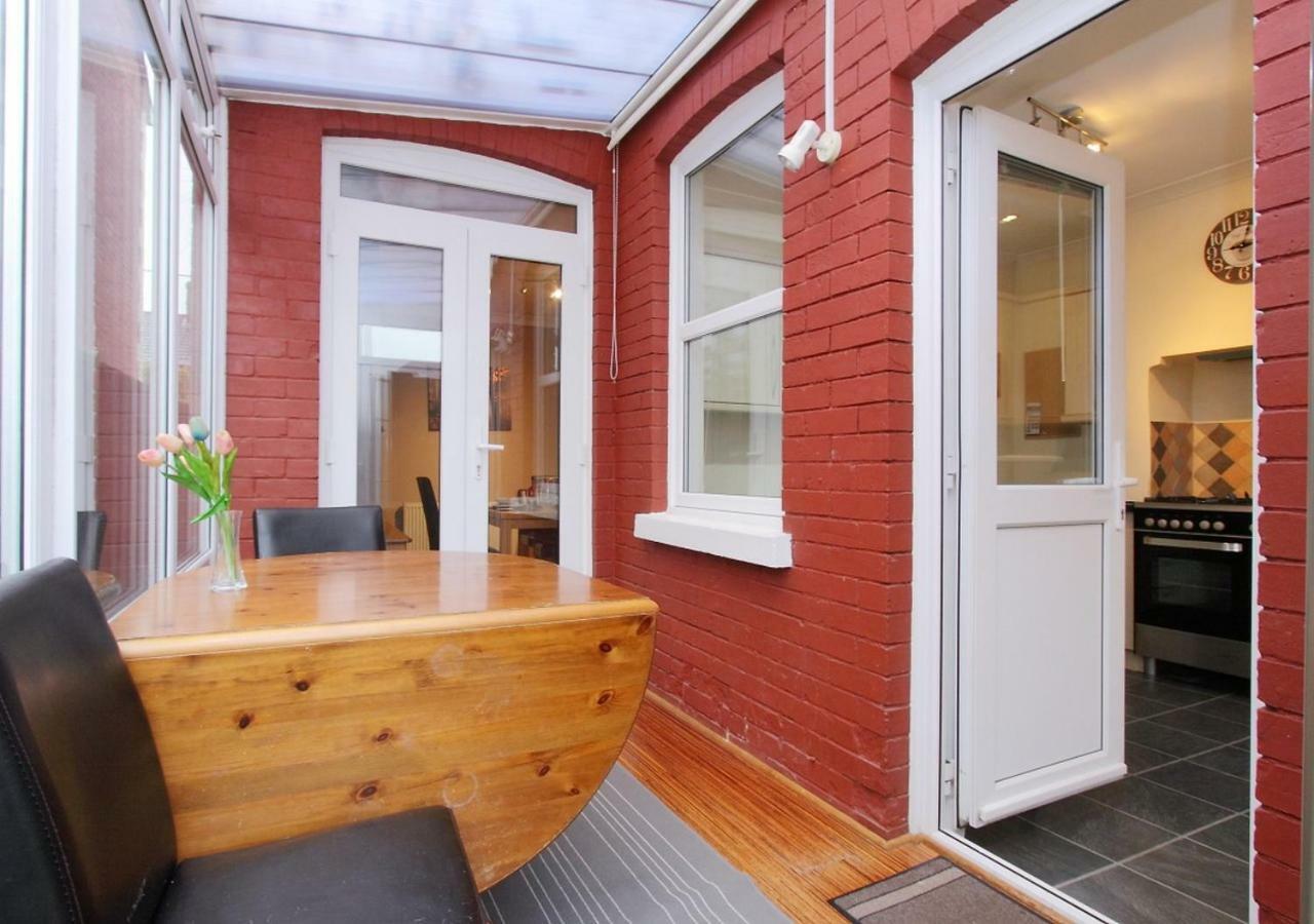 Lovely Victorian House Andover Exterior photo