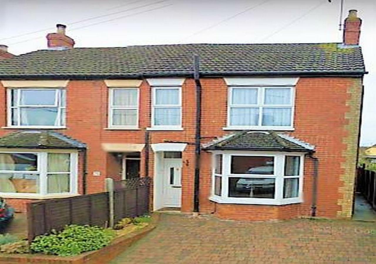 Lovely Victorian House Andover Exterior photo